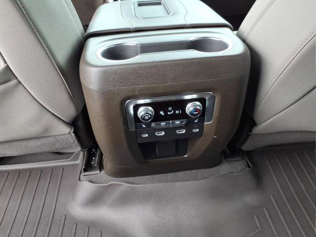Used 2024 GMC Yukon XL SLT w/ SLT Premium Package image 13