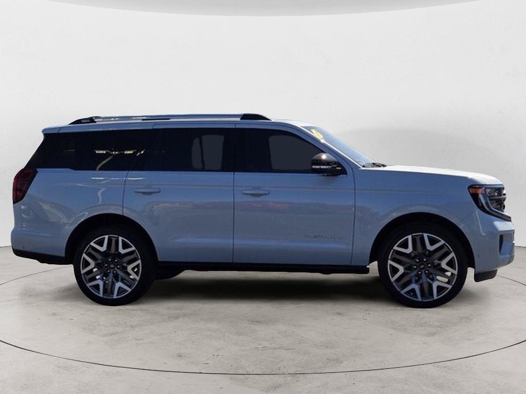 Certified 2025 Ford Expedition Platinum w/ Platinum Ultimate Package AWD/4WD image 2