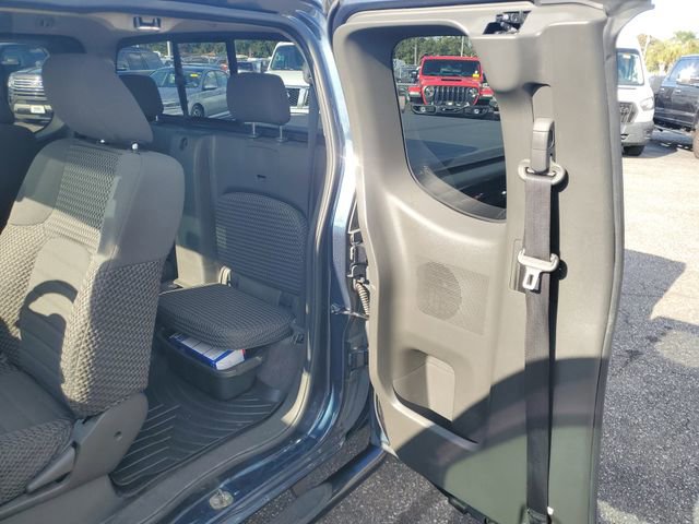 Used 2017 Nissan Frontier SV image 12