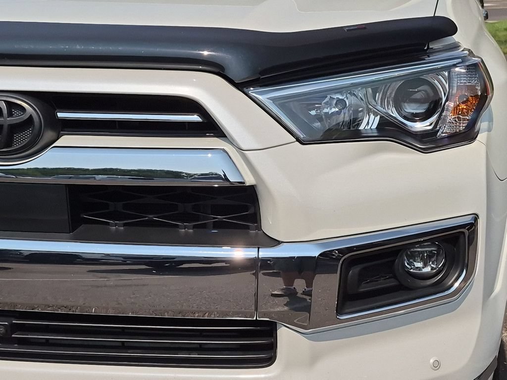 Used 2023 Toyota 4Runner Limited AWD/4WD image 4
