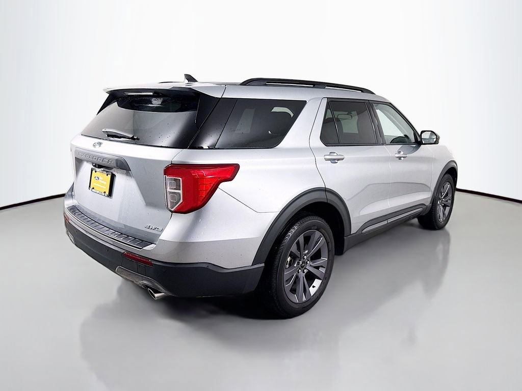 Certified 2023 Ford Explorer XLT w/ Equipment Group 202A image 7