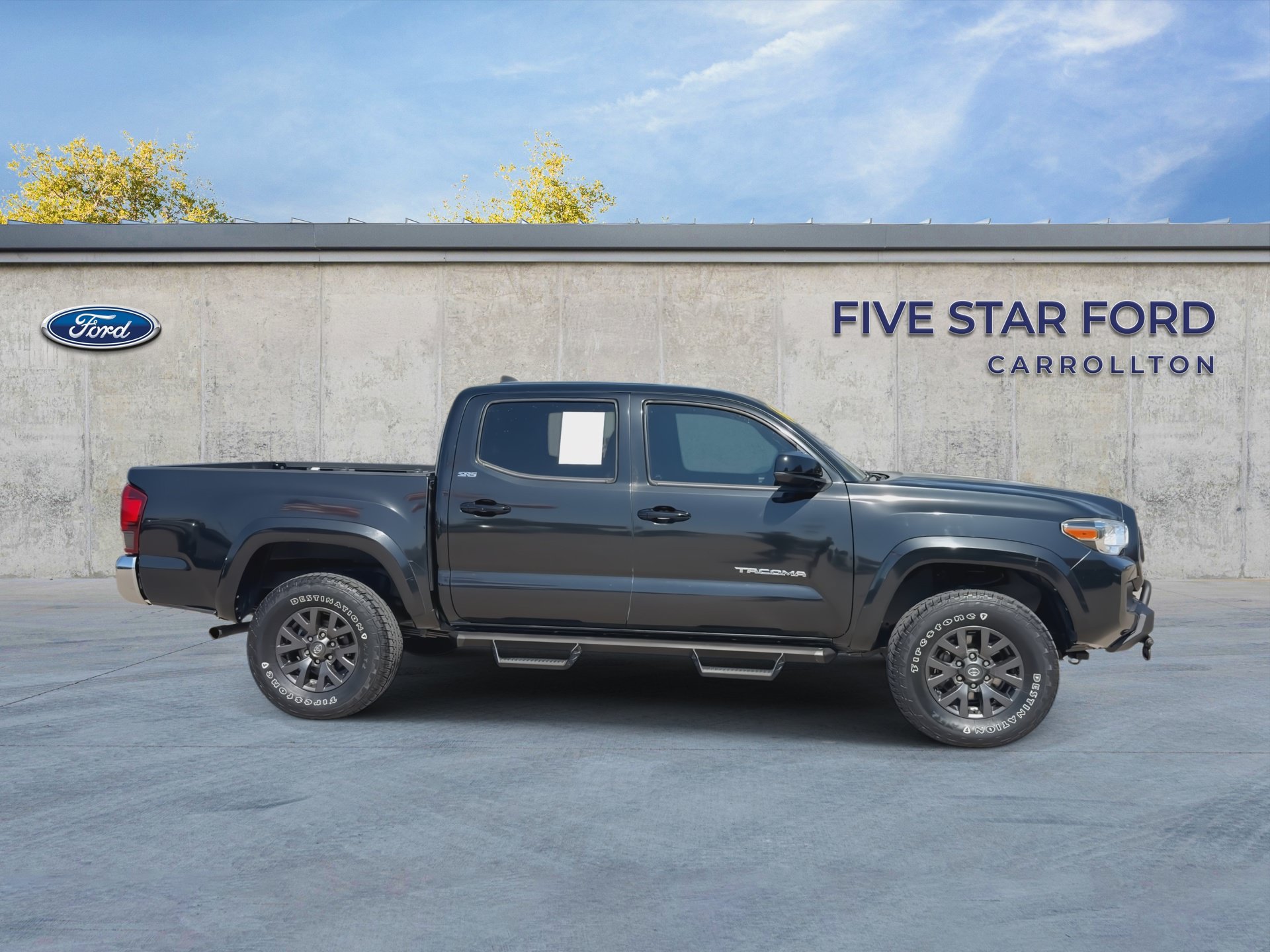 Used 2020 Toyota Tacoma SR5 RWD image 9