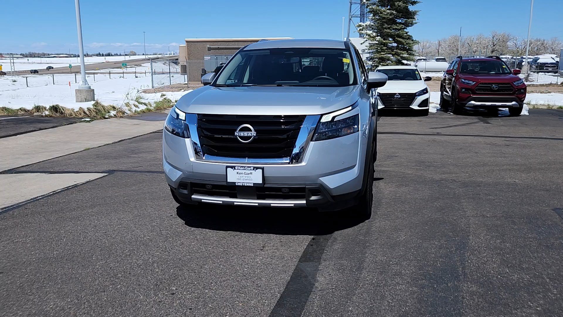 Used 2025 Nissan Pathfinder SL AWD/4WD image 4