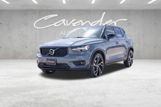 Used 2021 Volvo XC40 T5 R-Design w/ Advanced Package