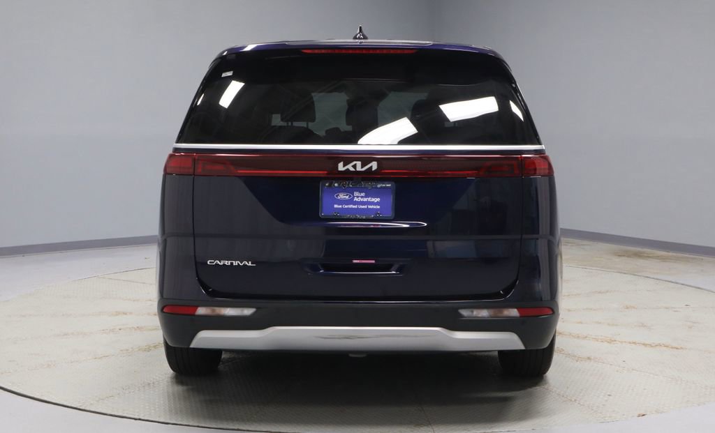 Used 2024 Kia Carnival LX FWD image 9