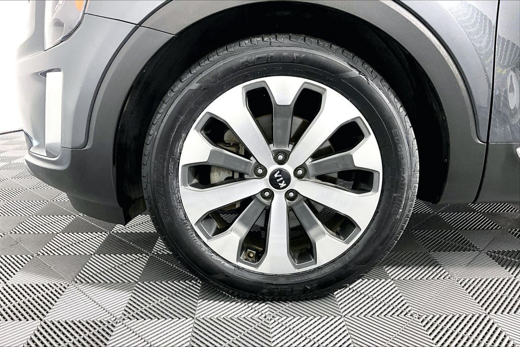 Used 2021 Kia Telluride EX w/ EX Premium Package FWD image 8