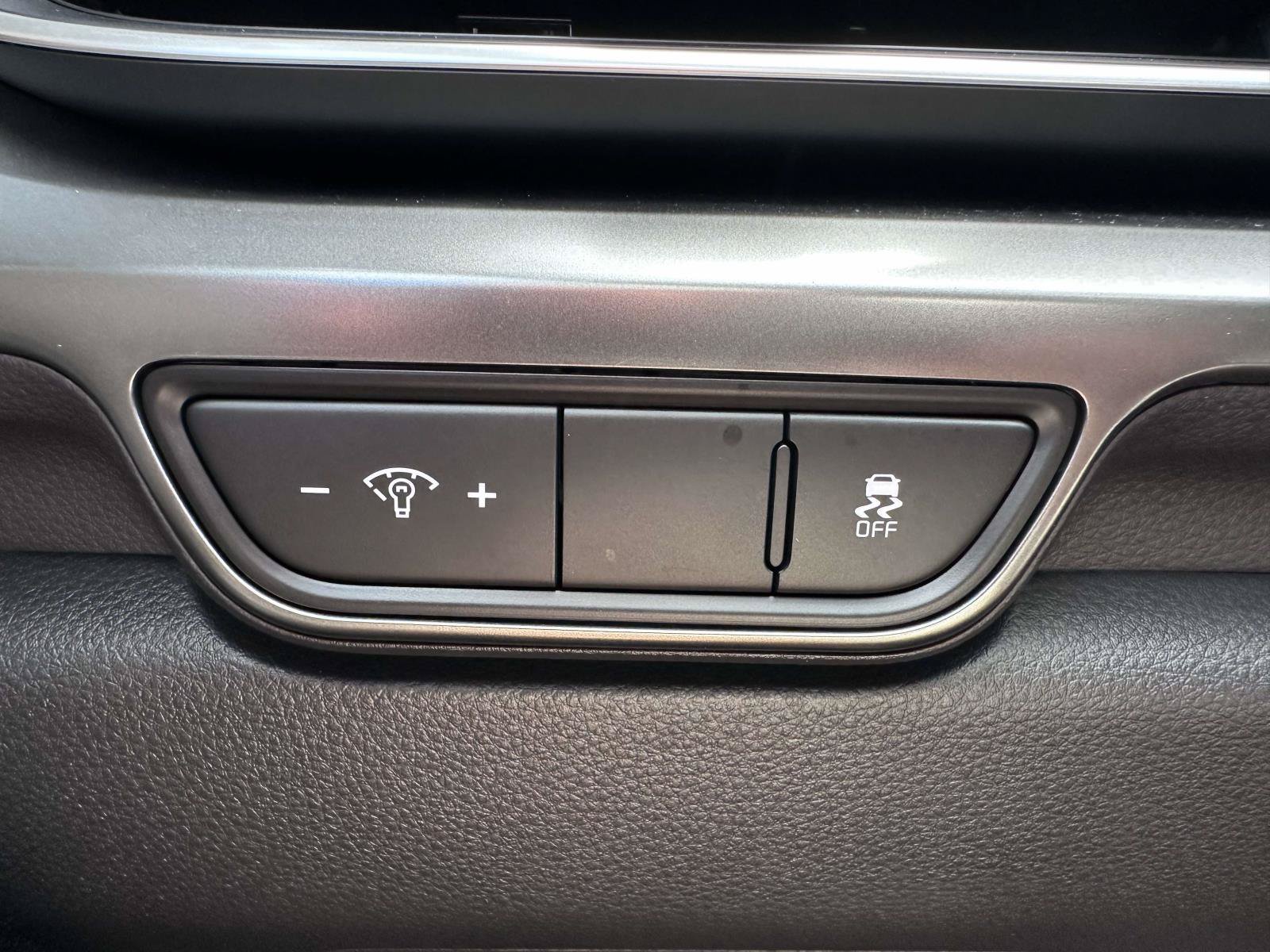 Used 2025 Kia Carnival SX Prestige FWD image 19