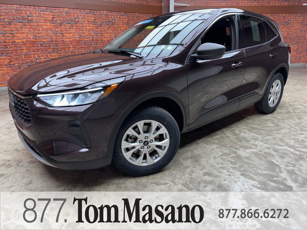 Certified 2023 Ford Escape Active AWD/4WD image 1