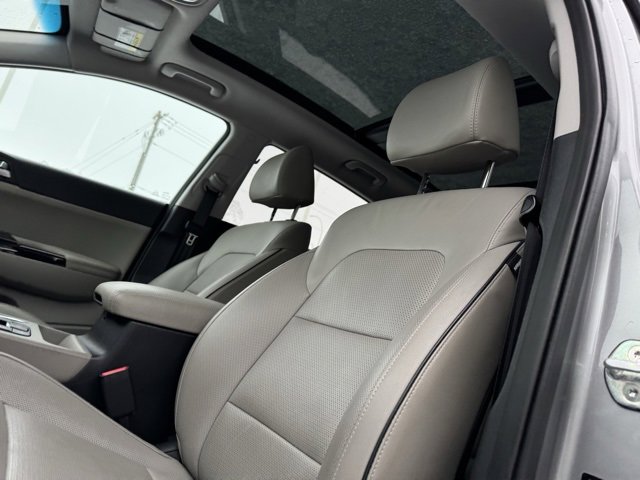 Used 2020 Kia Sportage EX w/ Option Group 15 image 8