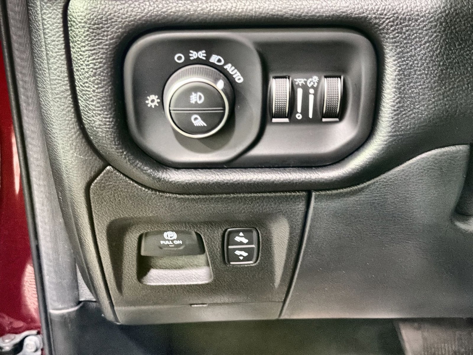 Used 2022 RAM 1500 Laramie AWD/4WD image 30