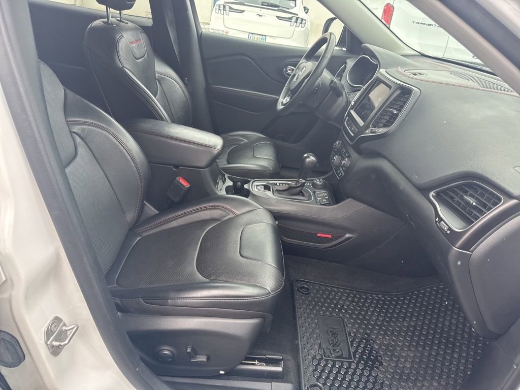 Used 2022 Jeep Cherokee Trailhawk w/ Premium Leather Package image 31