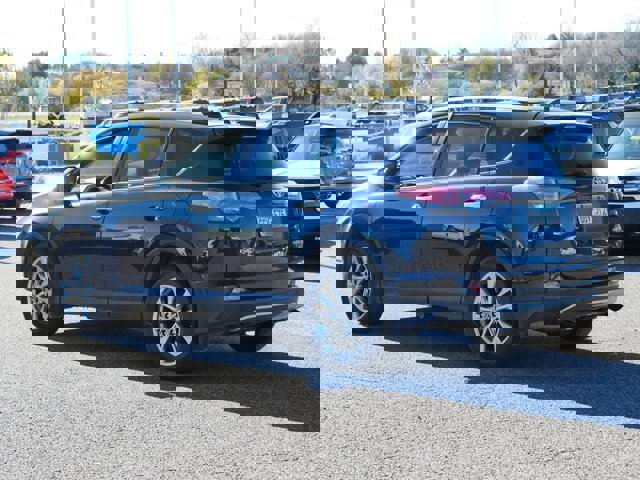 Used 2017 Toyota RAV4 Limited image 5