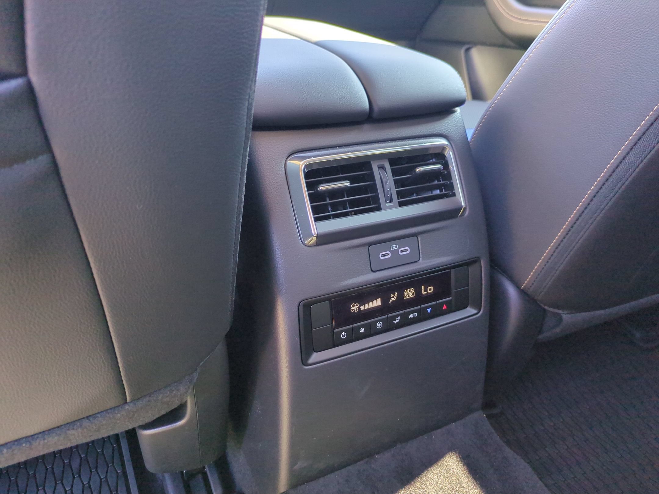 Used 2025 MAZDA CX-90 3.3 Turbo w/ Preferred Package AWD/4WD image 30