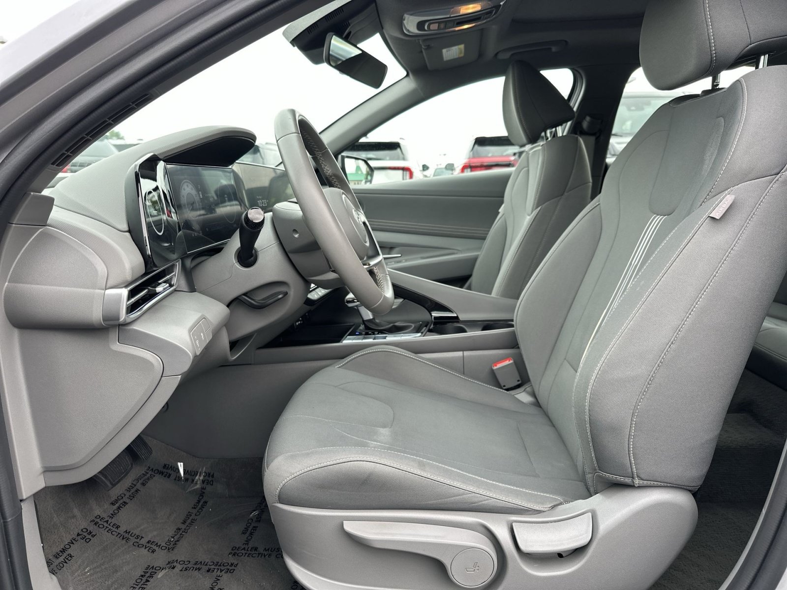 Used 2025 Hyundai Elantra SEL FWD image 14