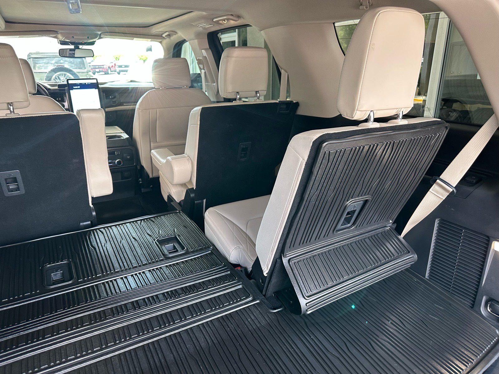 Certified 2022 Ford Expedition Platinum AWD/4WD image 28