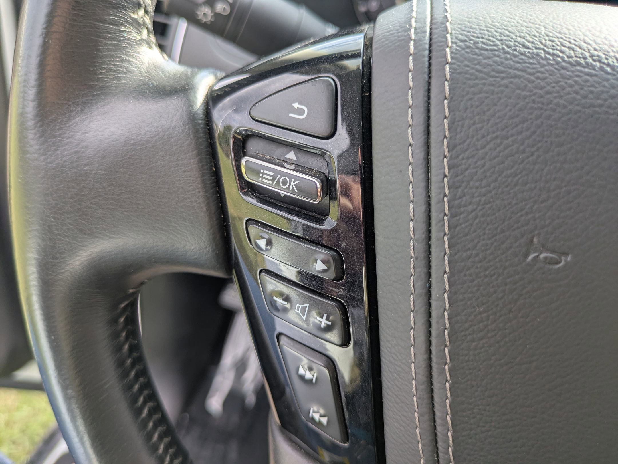 Used 2021 Nissan Armada Platinum w/ Captain's Chairs Package image 17