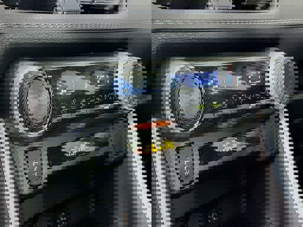 Used 2023 Toyota RAV4 LE image 18