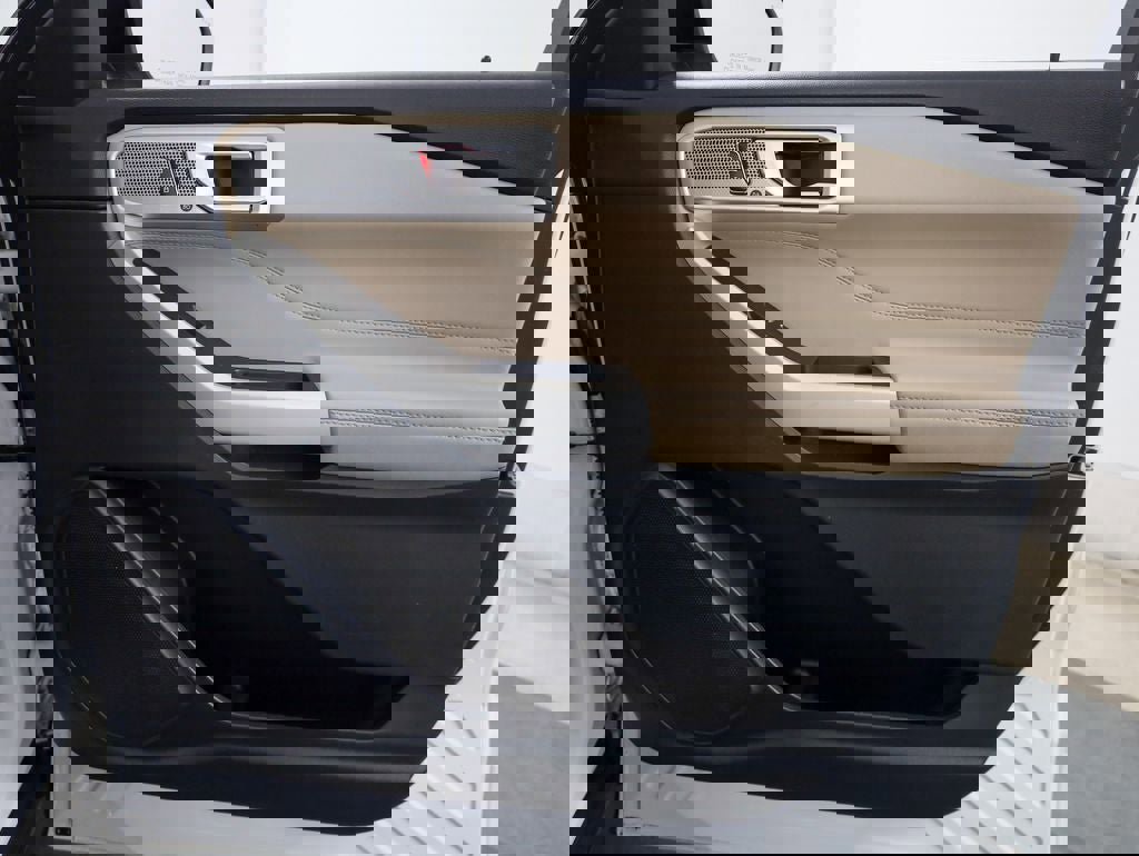 Certified 2021 Ford Explorer Limited w/ Equipment Group 301A image 32