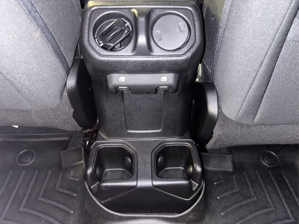 Used 2018 Jeep Wrangler Unlimited Sport S AWD/4WD image 28