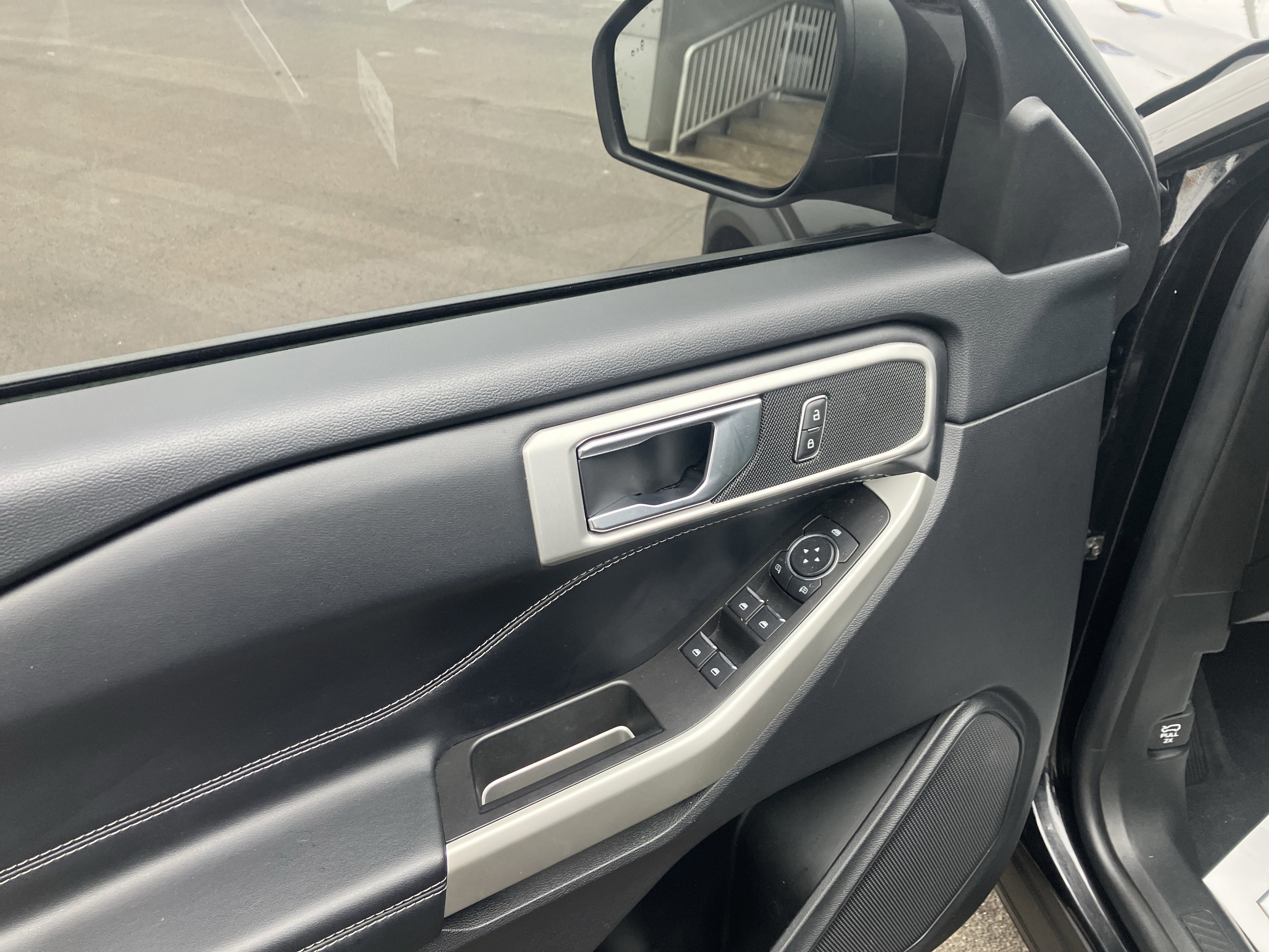 Certified 2022 Ford Explorer XLT w/ Equipment Group 202A image 17