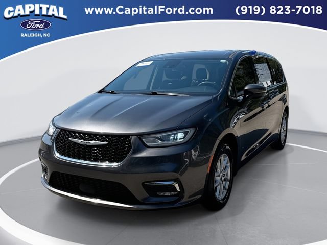 Used 2023 Chrysler Pacifica Touring-L FWD image 1