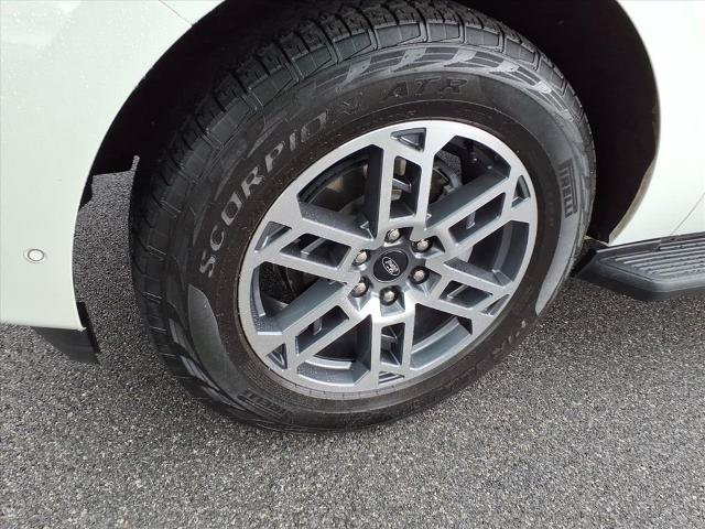 Certified 2025 Ford Expedition Active AWD/4WD image 8