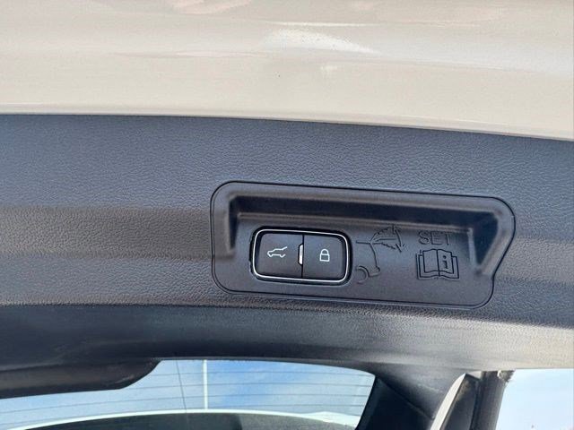 Certified 2020 Ford Explorer Limited w/ Class III Trailer Tow Package image 32