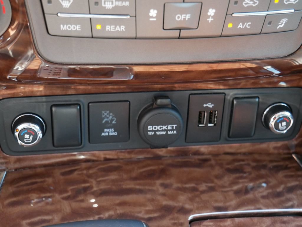 Used 2019 Nissan Armada Platinum w/ Captain's Chairs Package AWD/4WD image 26