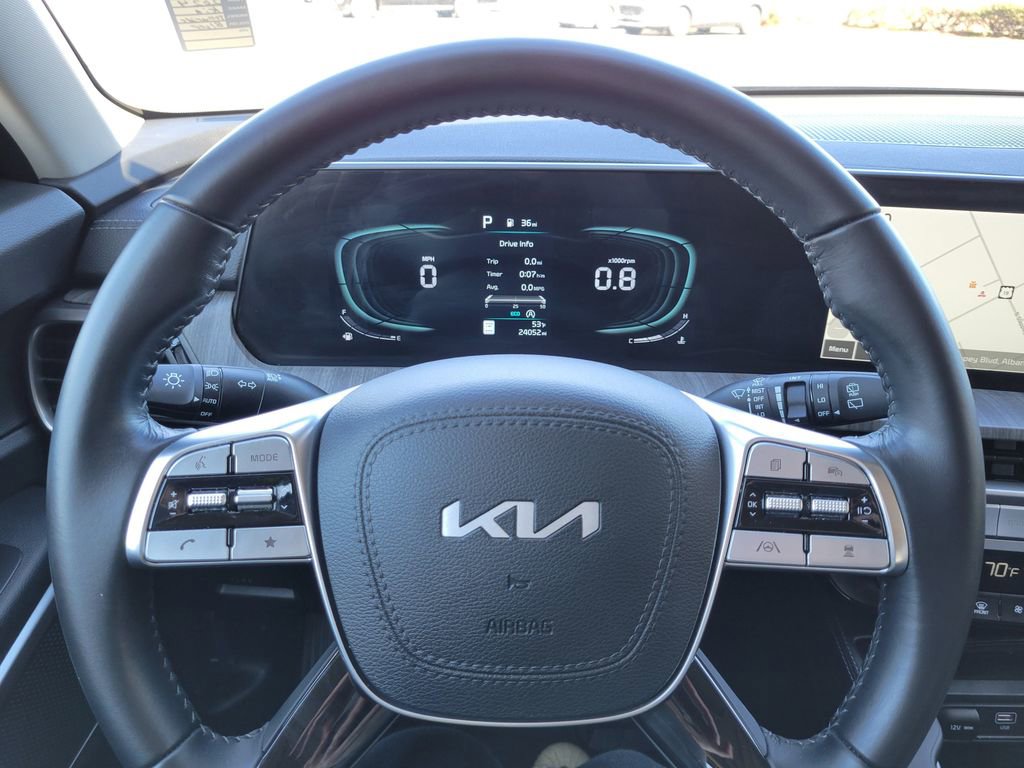 Used 2024 Kia Telluride EX w/ EX Captain's Chair Package image 35
