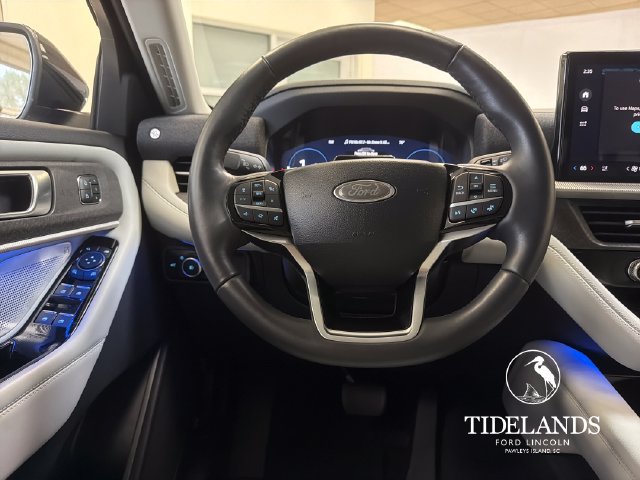 Certified 2025 Ford Explorer Platinum w/ Ultimate Package AWD/4WD image 18