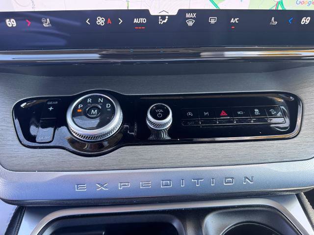 Certified 2025 Ford Expedition Platinum AWD/4WD image 19