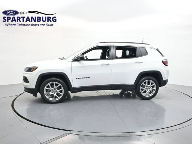 Used 2023 Jeep Compass Latitude AWD/4WD image 4
