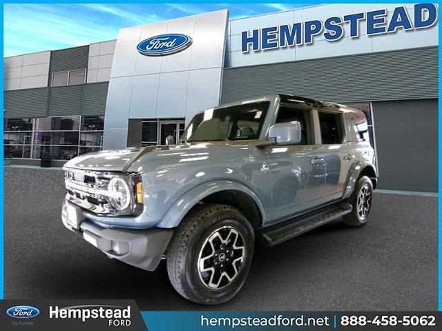 Certified 2025 Ford Bronco Outer Banks AWD/4WD image 1