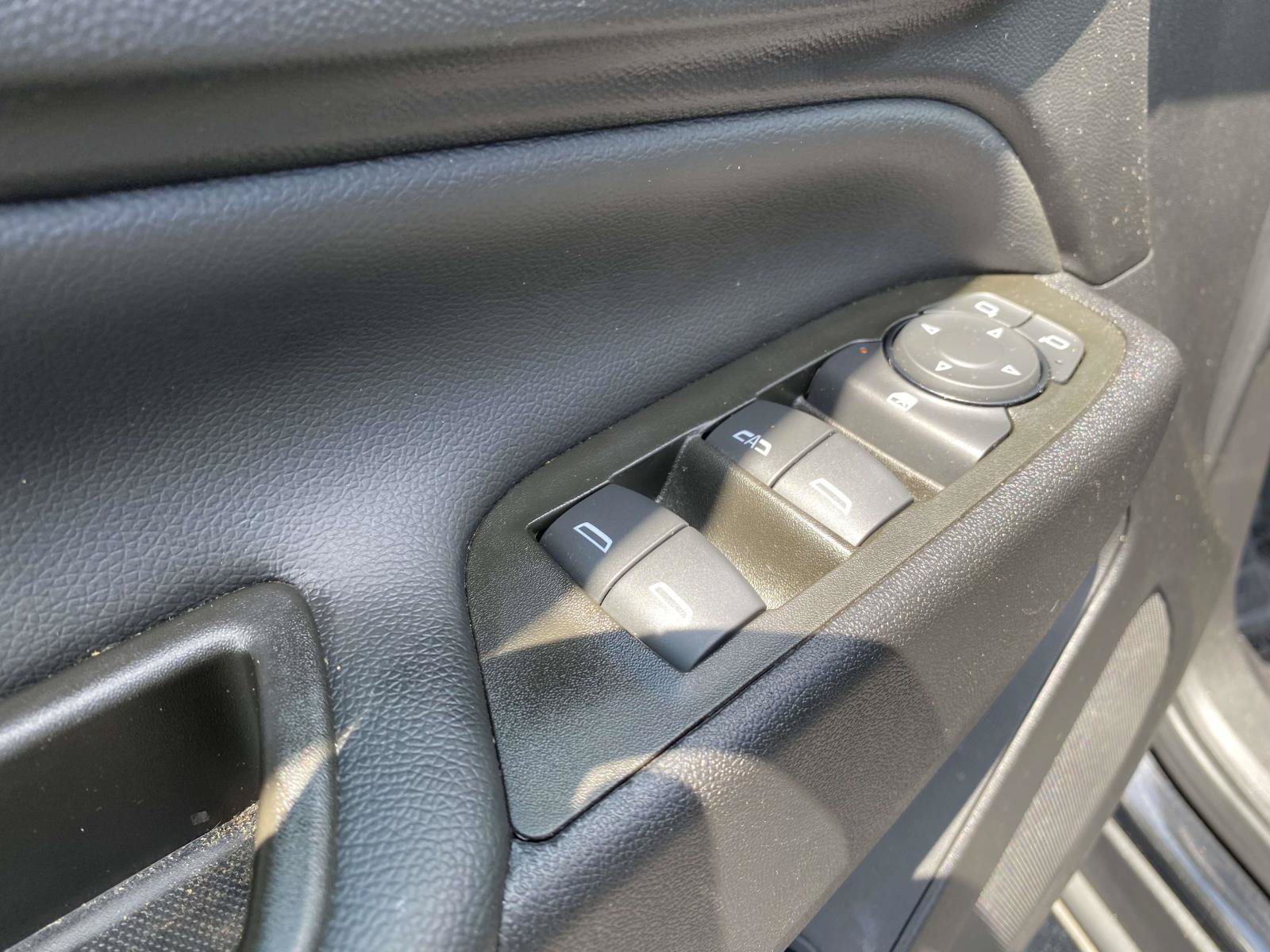 Used 2023 Chevrolet Equinox LT w/ Driver Convenience Package FWD image 18