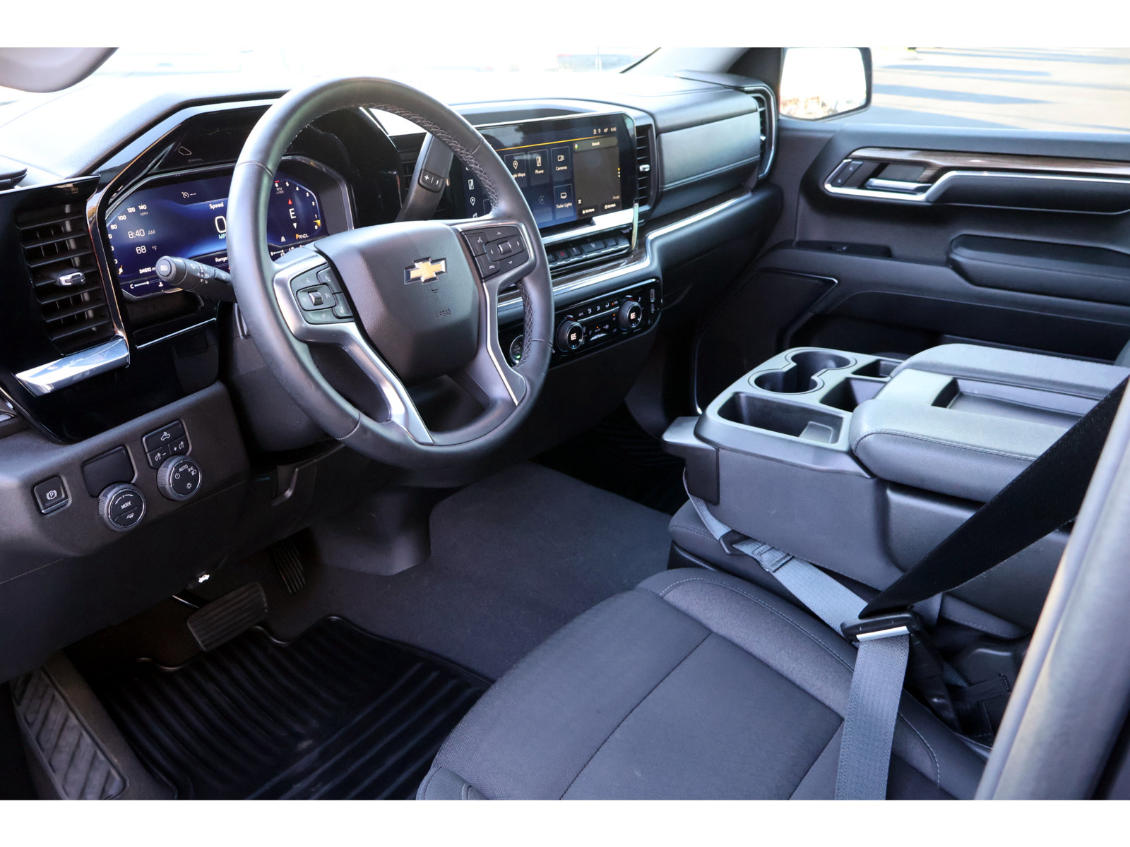 Used 2024 Chevrolet Silverado 1500 LT RWD image 3