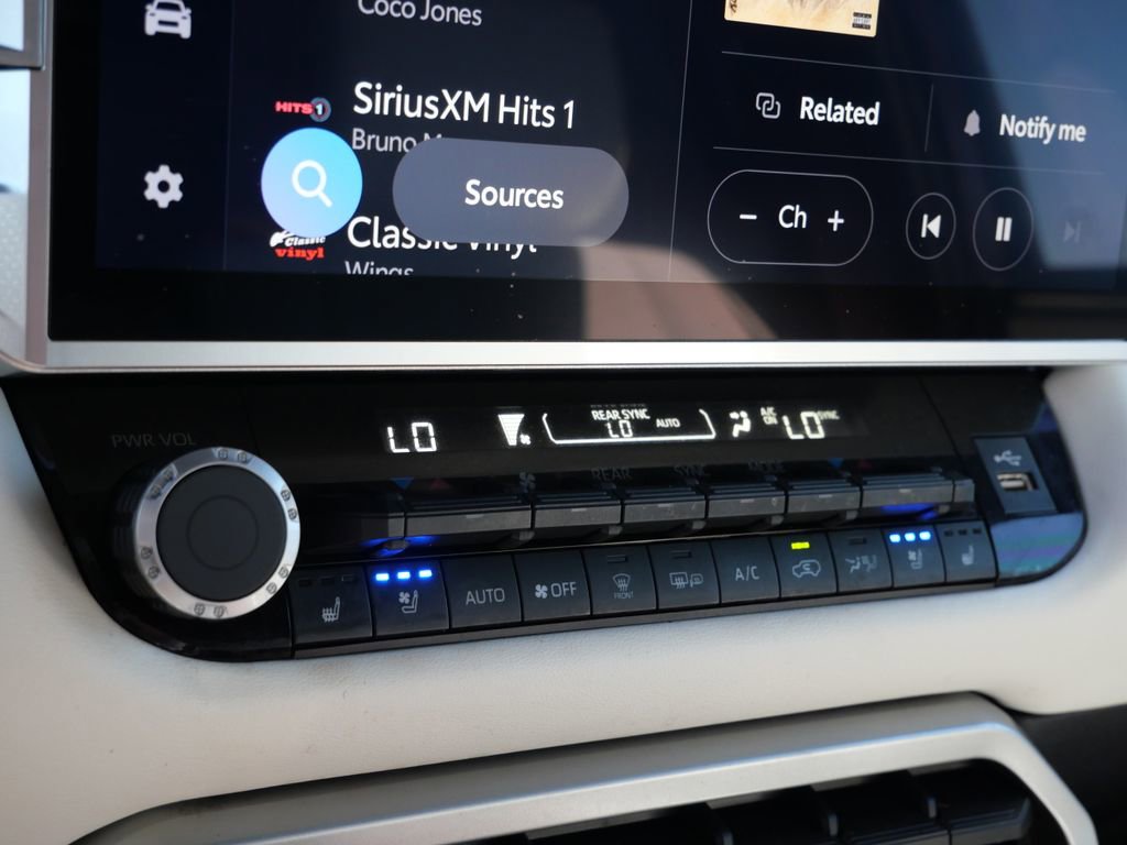 Used 2024 Toyota Sequoia Capstone AWD/4WD image 26