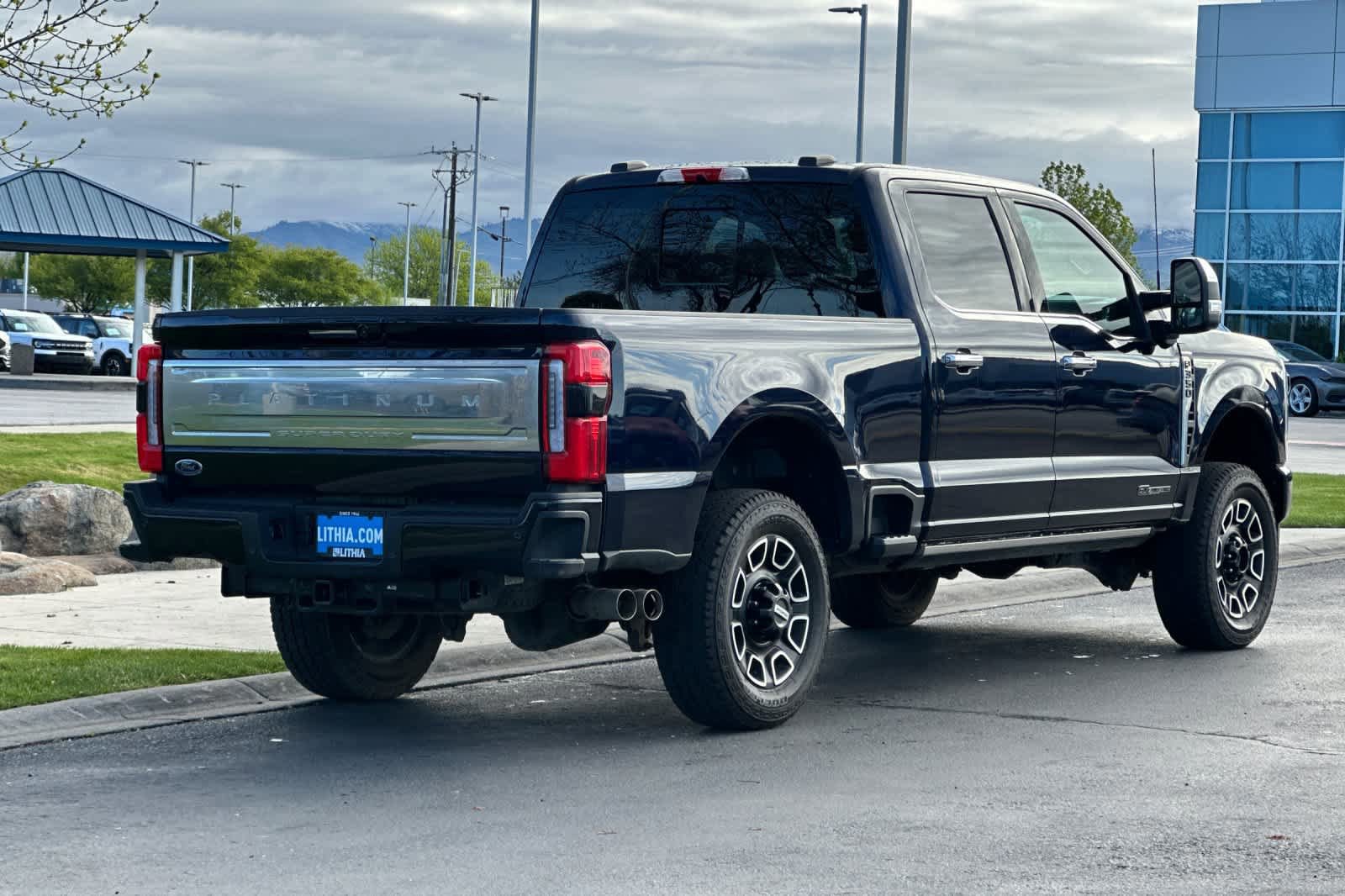 Certified 2024 Ford F350 Platinum w/ FX4 Off-Road Package AWD/4WD image 5
