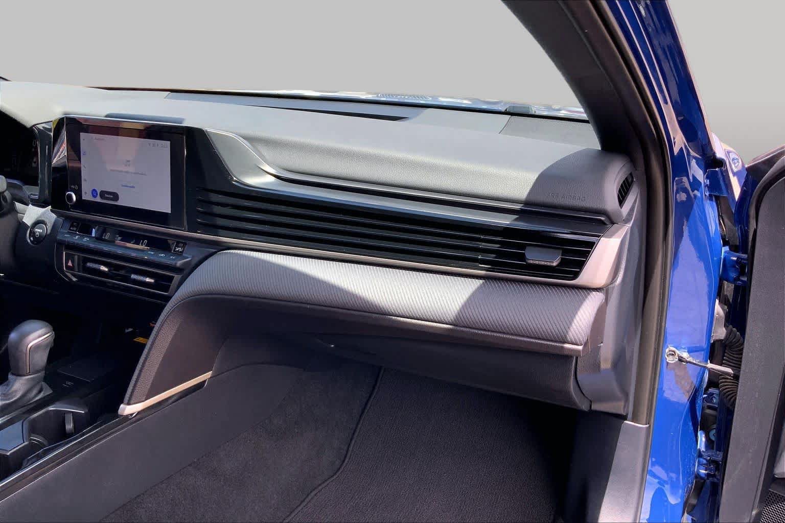 Used 2025 Toyota Camry SE w/ Convenience Package FWD image 18