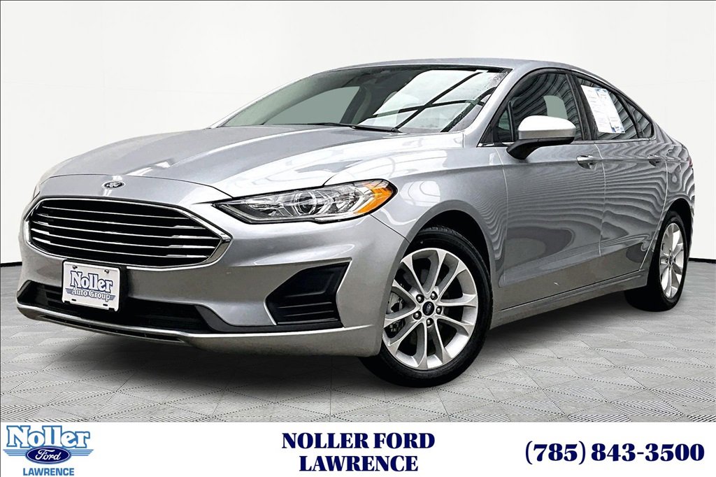 Certified 2020 Ford Fusion SE image 1