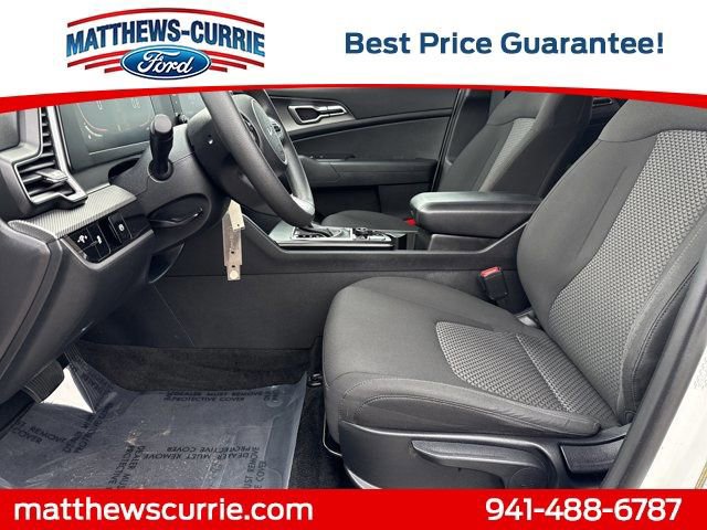 Used 2023 Kia Sportage LX image 9