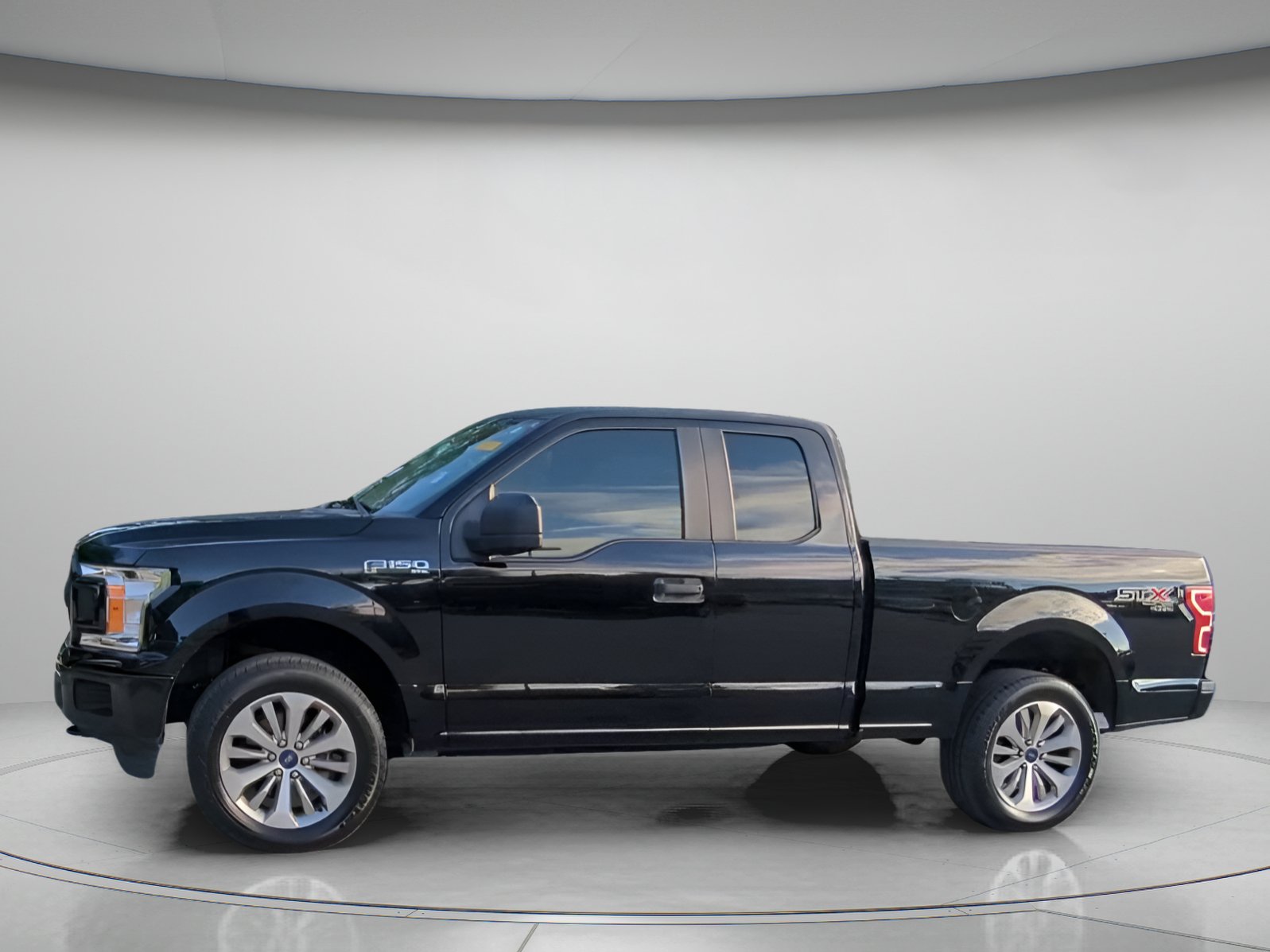 Certified 2018 Ford F150 XL w/ Equipment Group 101A Mid AWD/4WD image 15