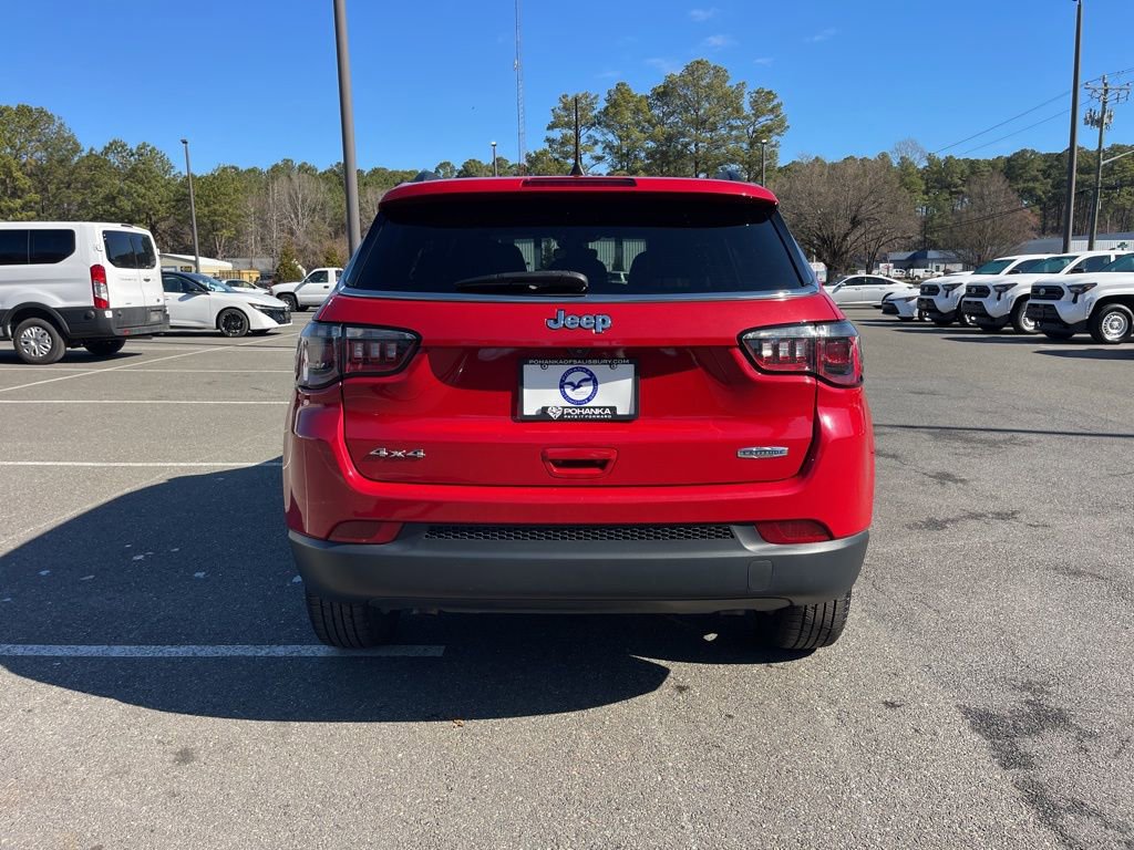 Used 2024 Jeep Compass Latitude image 6