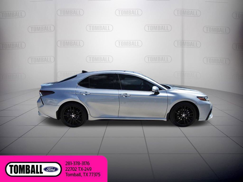 Used 2021 Toyota Camry XSE FWD image 8