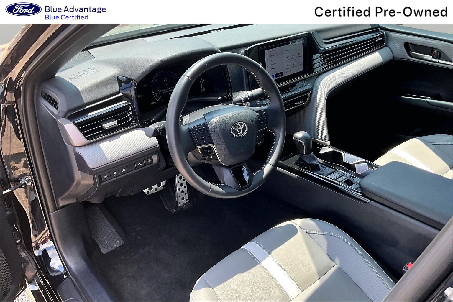 Used 2025 Toyota Camry SE w/ Convenience Package FWD image 20