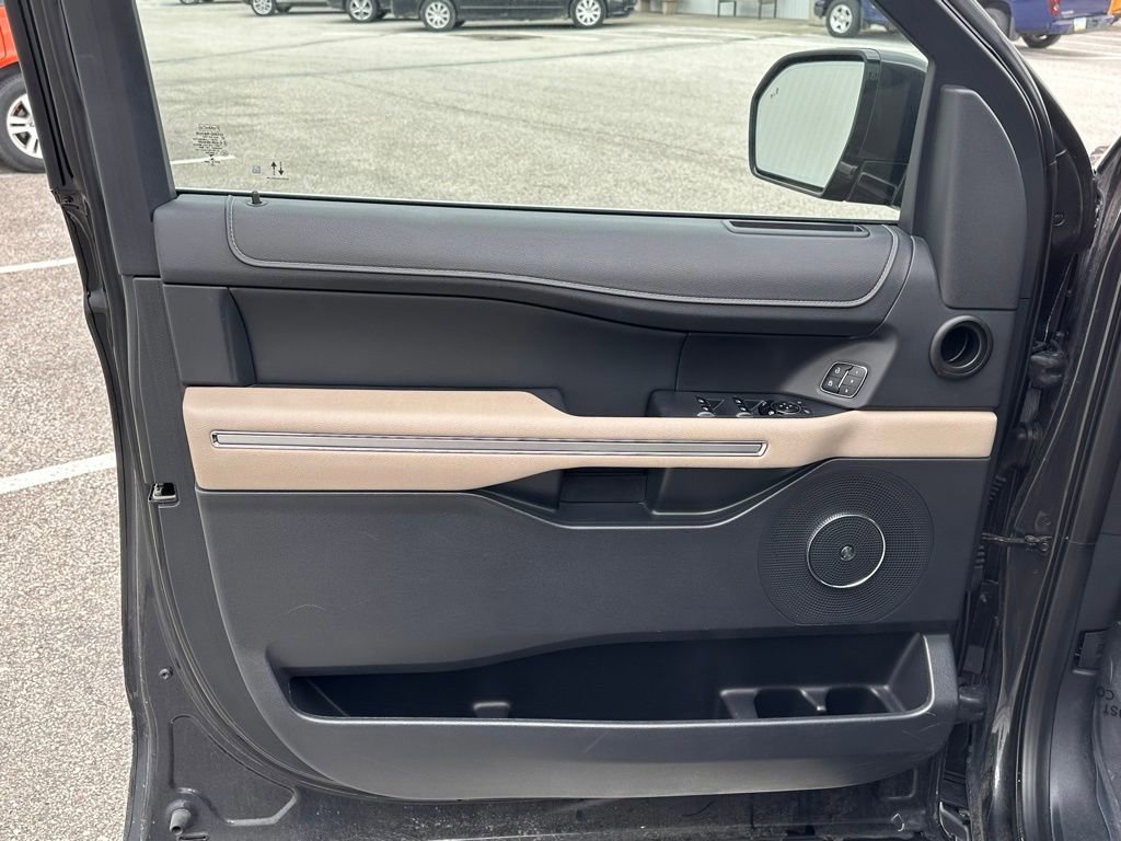 Certified 2023 Ford Expedition Limited image 13