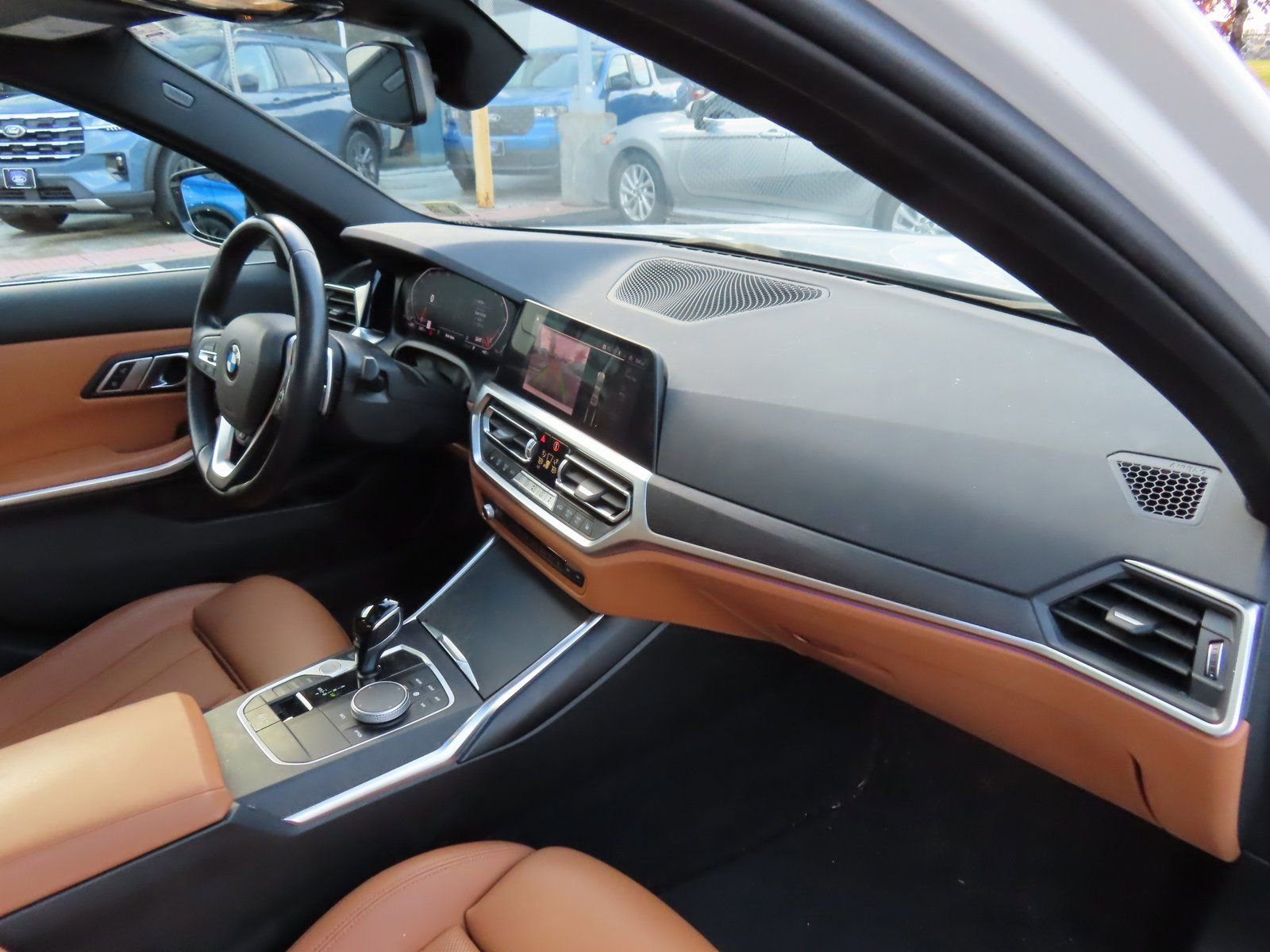 Used 2022 BMW 330i xDrive 330i xDrive w/ Driving Assistance Package image 17