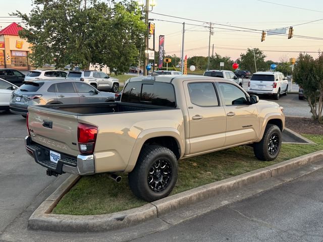 Used 2018 Toyota Tacoma SR5 AWD/4WD image 3