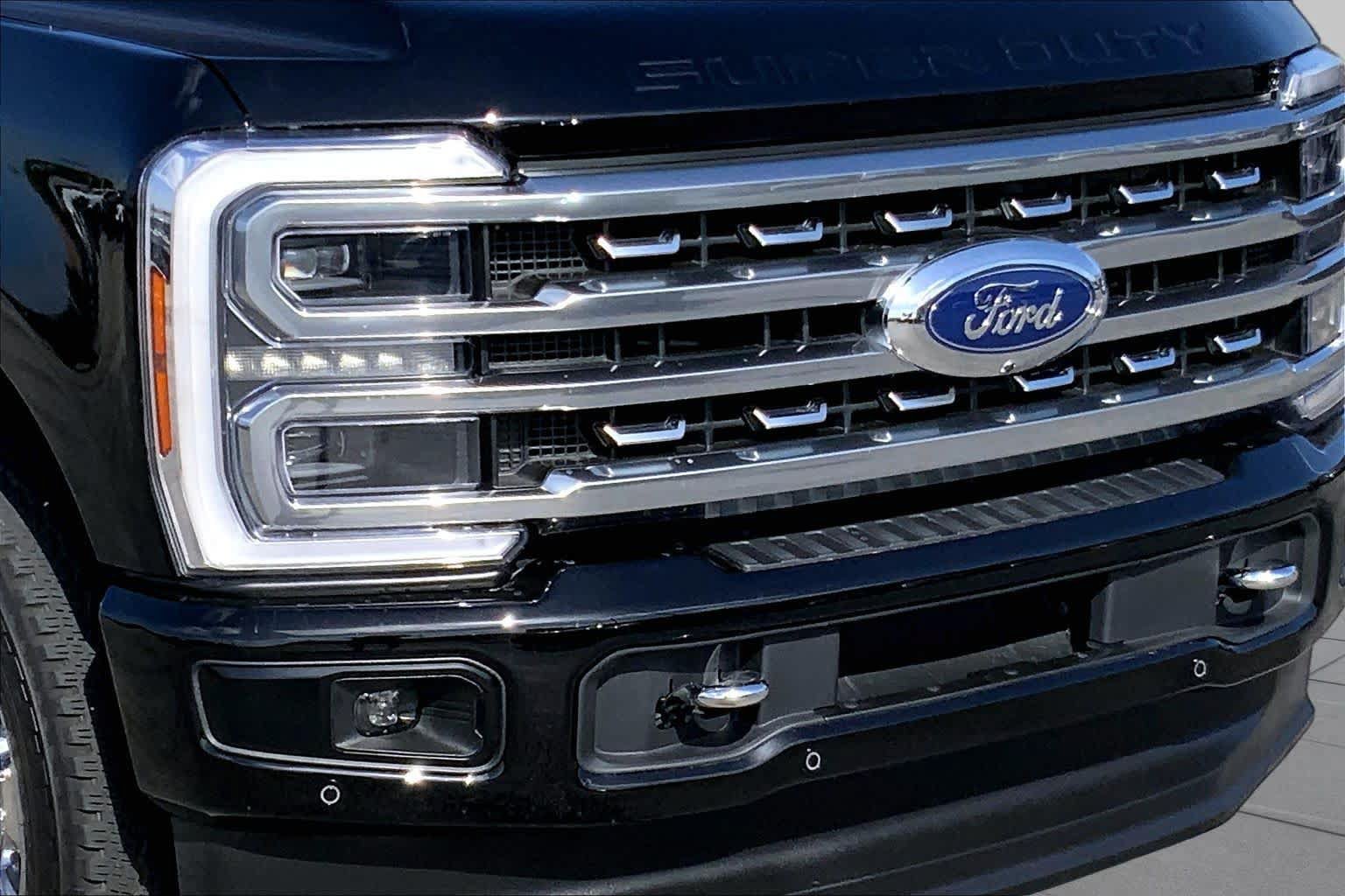 Certified 2024 Ford F350 Platinum w/ FX4 Off-Road Package AWD/4WD image 27