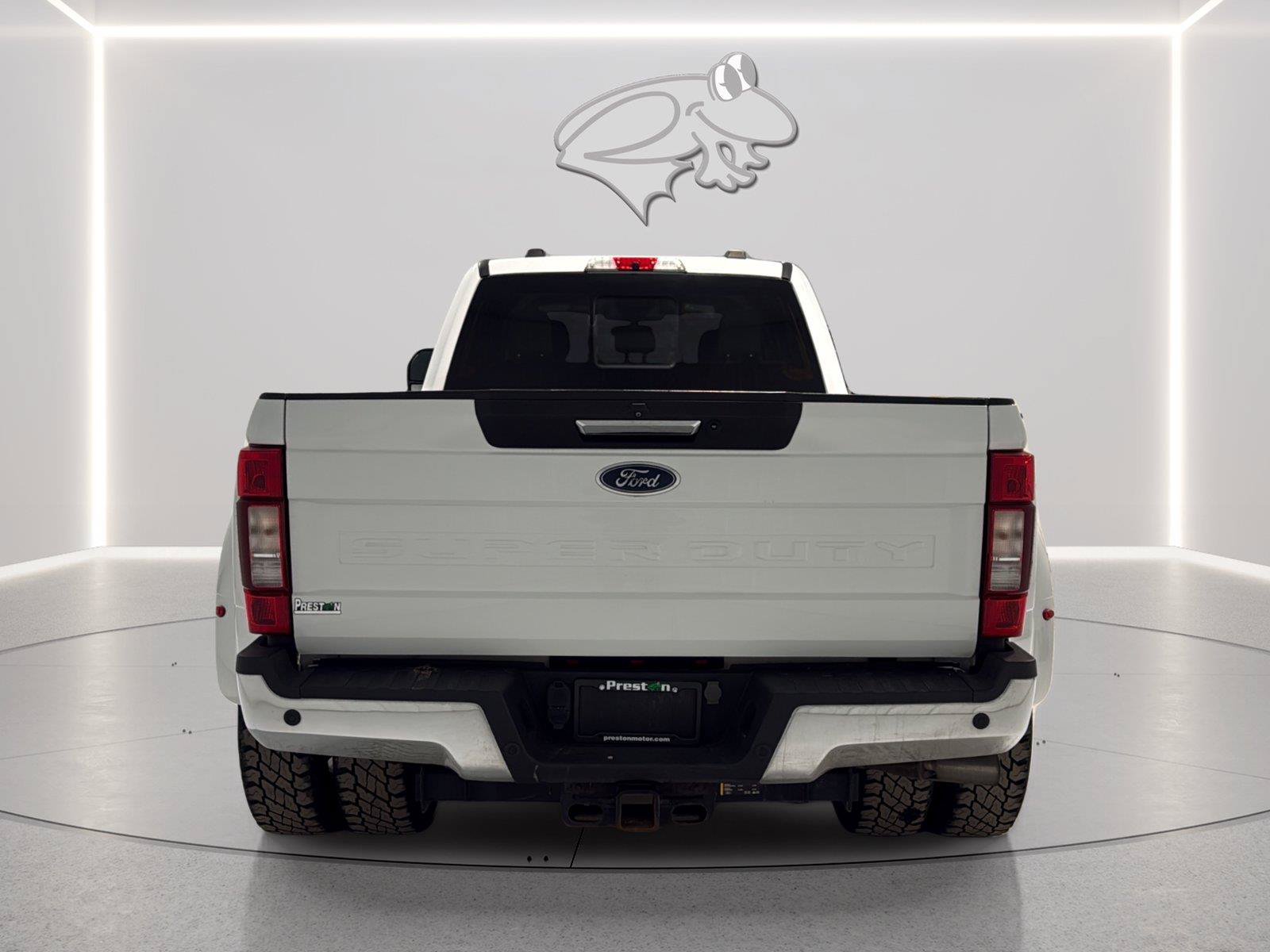Certified 2022 Ford F350 XLT w/ XLT Premium Package AWD/4WD image 4