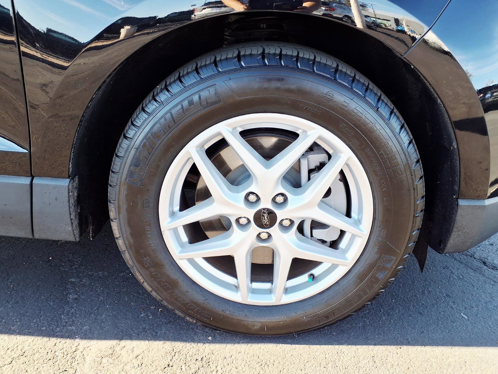 Certified 2024 Ford Edge SE image 9